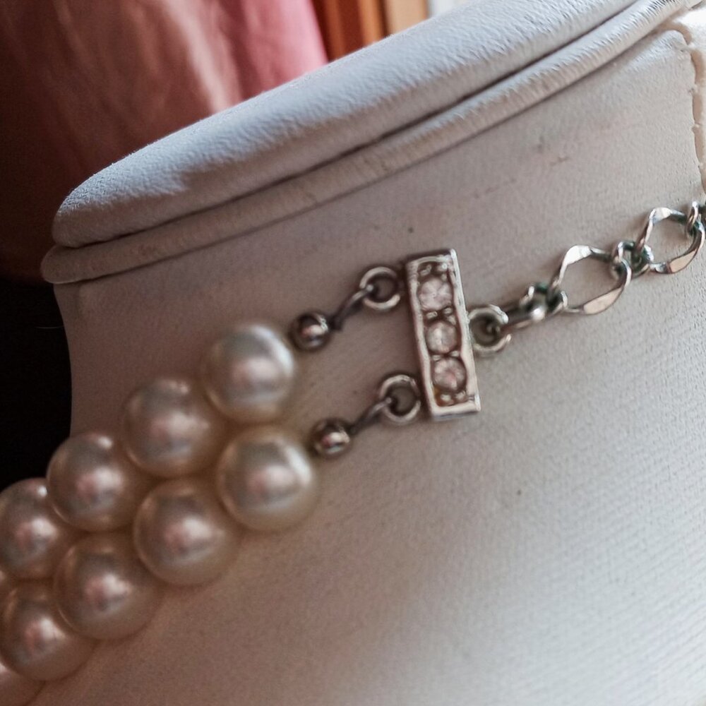 Beautiful & Elegant Double-strand Faux Pearl Necklace w/Rhinestone Spacers NWOT - Picture 8 of 11